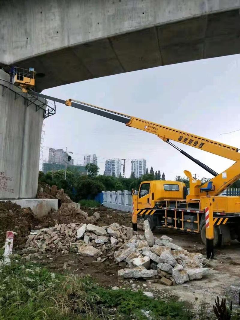 高空車出租租賃吊籃車出租,產(chǎn)品有直臂車高空設(shè)備租賃一直致力于路燈